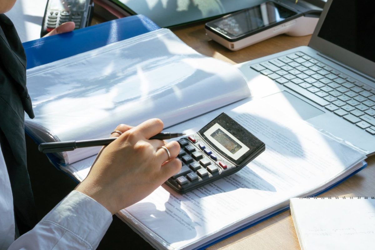 Comparatif des courtiers pour PEA — tableau et fiches