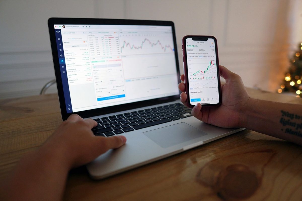 Comparer actions croissance et actions valeur: critères clés