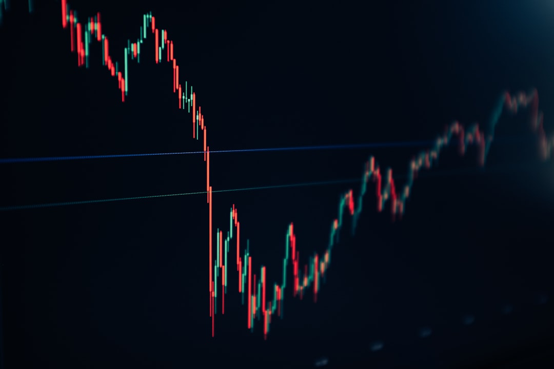 Comparer TradingView et Investing.com pour analyser des actions