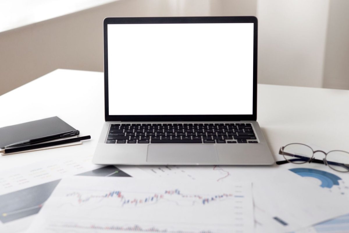 Comparer TradingView et Investing.com pour analyser des actions